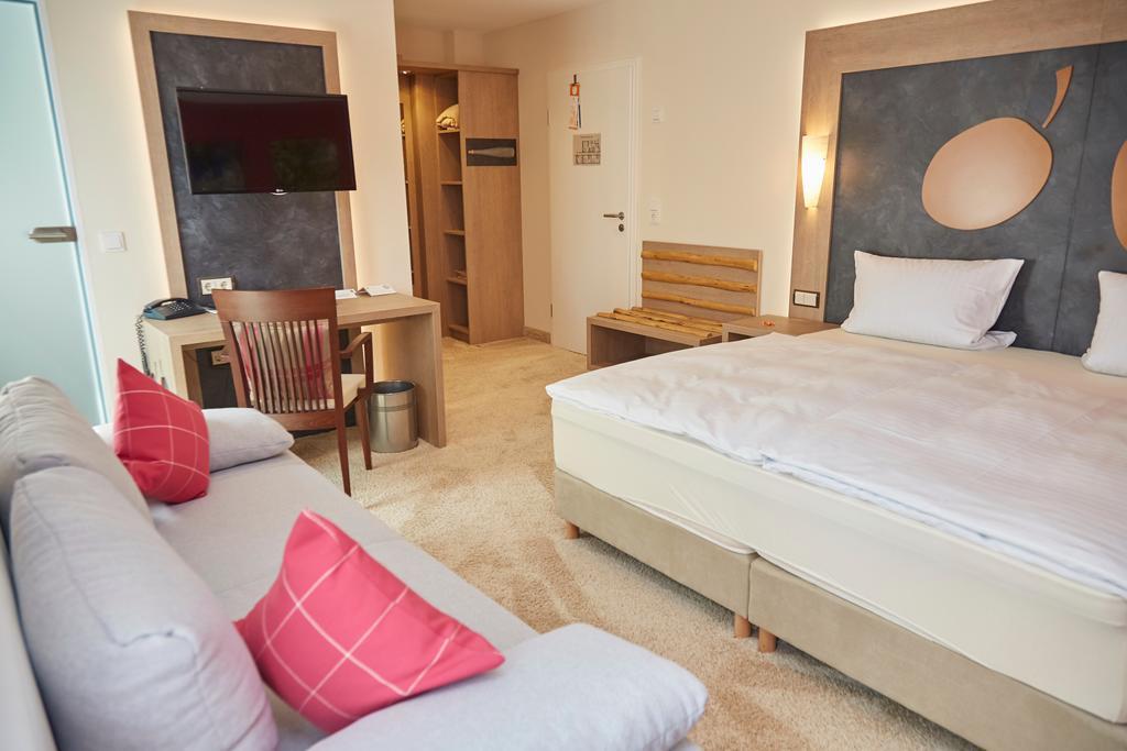 Hotel-Gasthof Die Post Brennerei Frankenhoehe Schillingsfürst Dış mekan fotoğraf